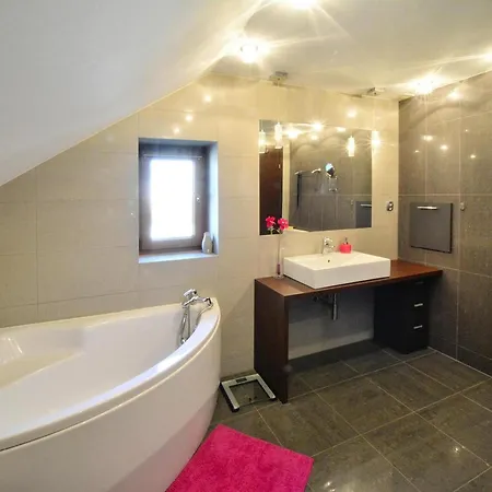 빌라 Comfortable With A Garden, Kolobrzeg *