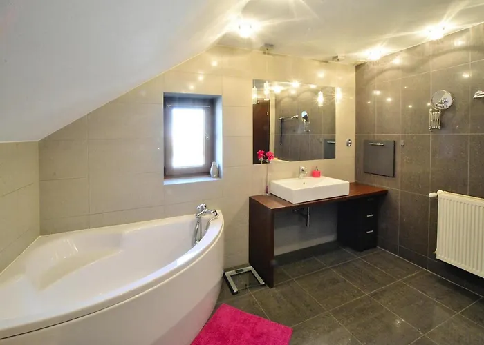 Villa Comfortable With A Garden, Kolobrzeg *