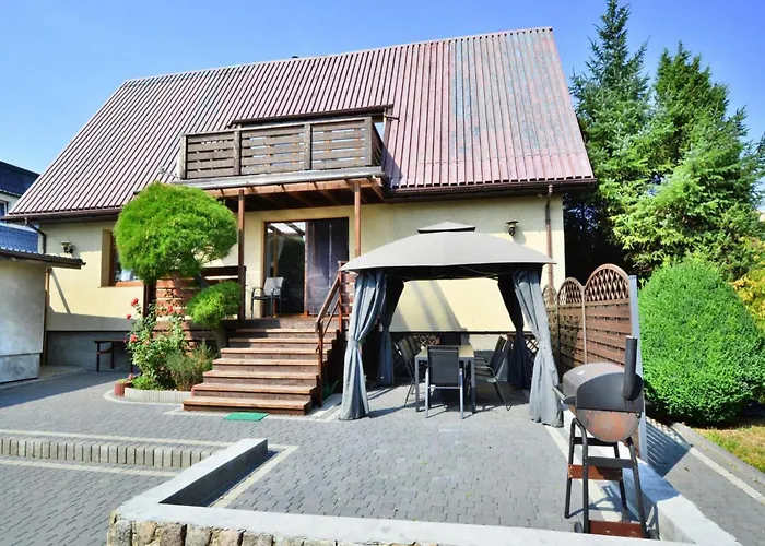 Villa Comfortable With A Garden, Kolobrzeg